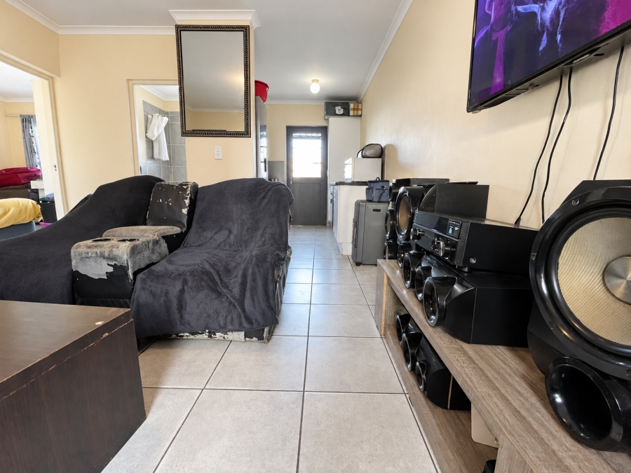 To Let 2 Bedroom Property for Rent in Parklands Western Cape